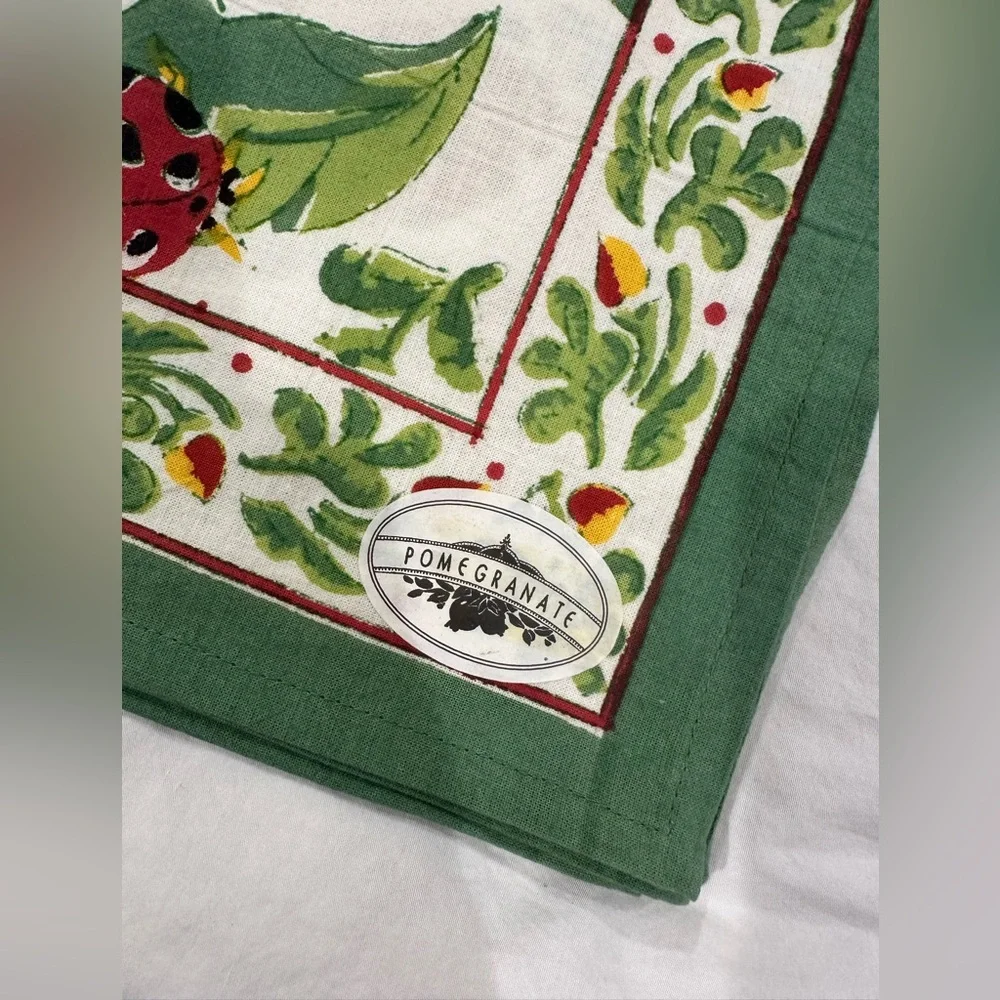 Pomegranate vintage 100% cotton tablecloth with  6 matching napkins 60x 90 in